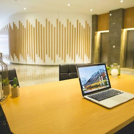 Be Free Granada Apartment Bagian luar foto